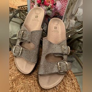 White Mountain Gold Sparkling sandals